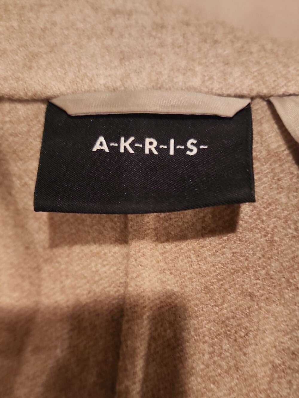 Akris 100% cashmere fitted jacket coat EUC camel - Picture 9 of 10